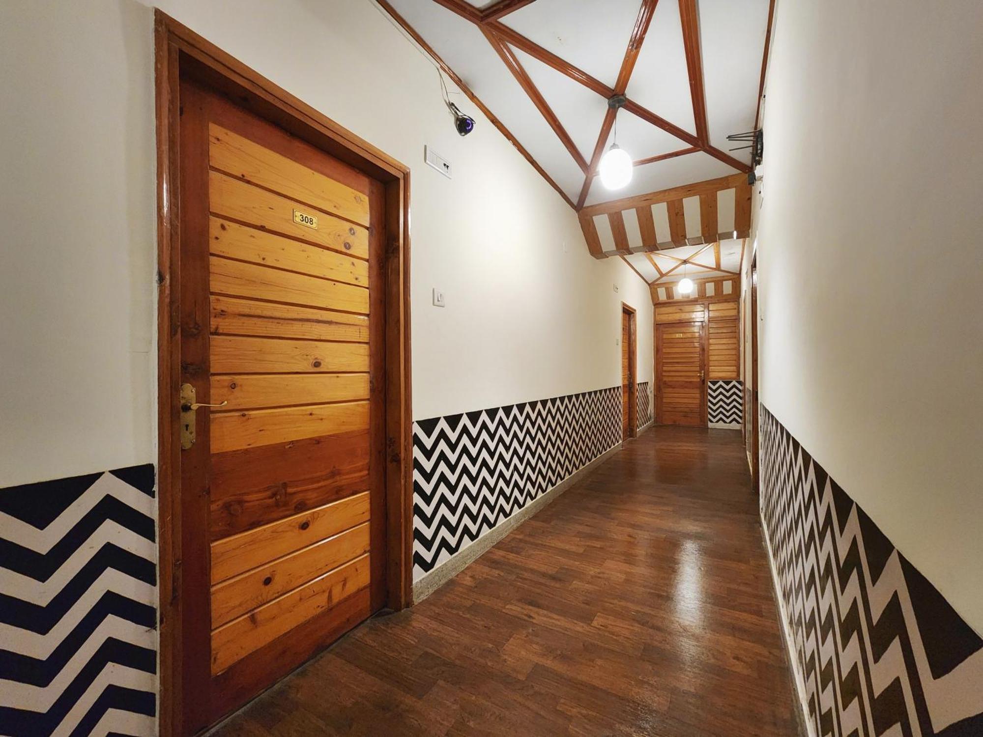 Hotel Pineview שימלה מראה חיצוני תמונה