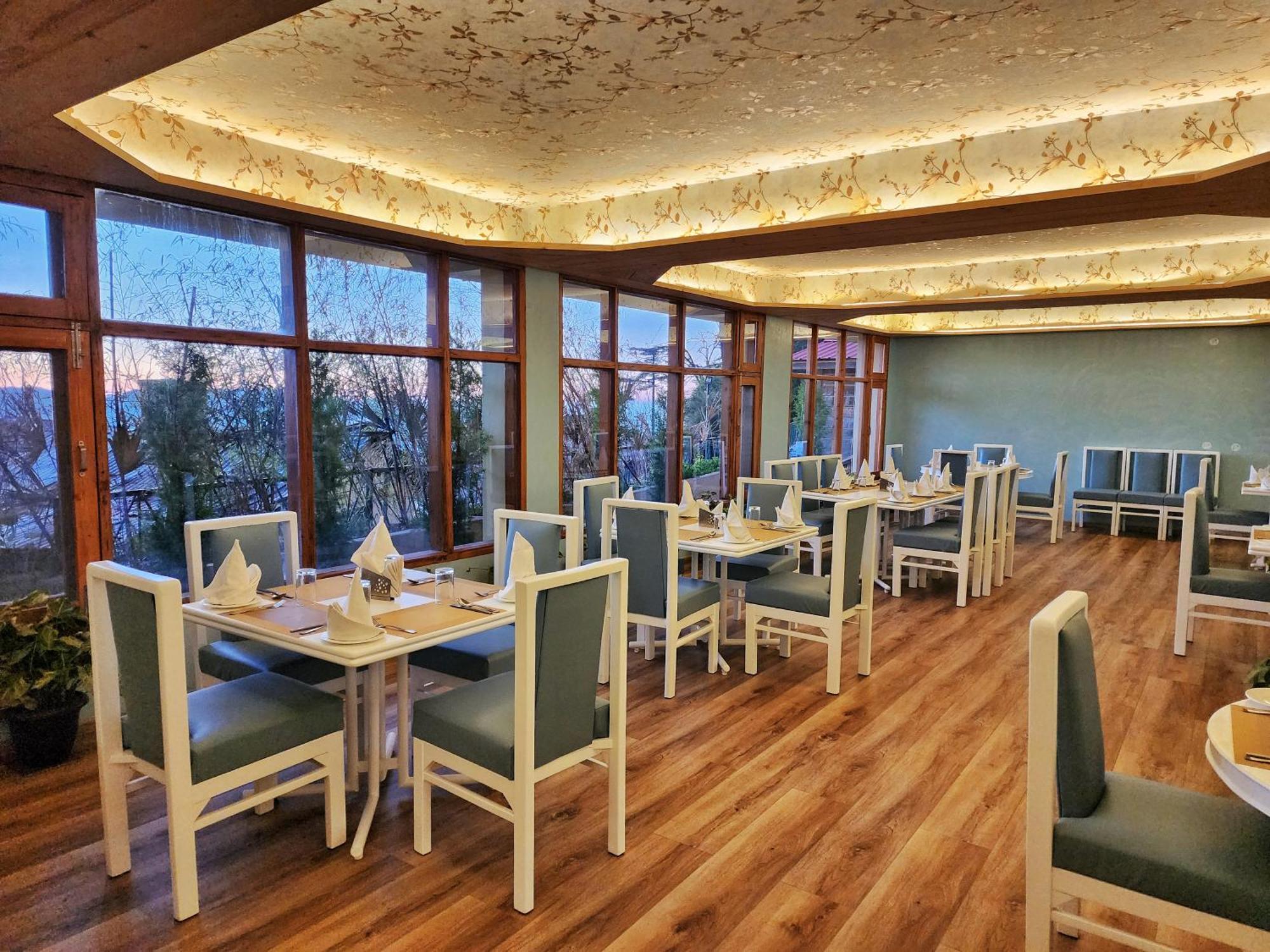 Hotel Pineview שימלה מראה חיצוני תמונה