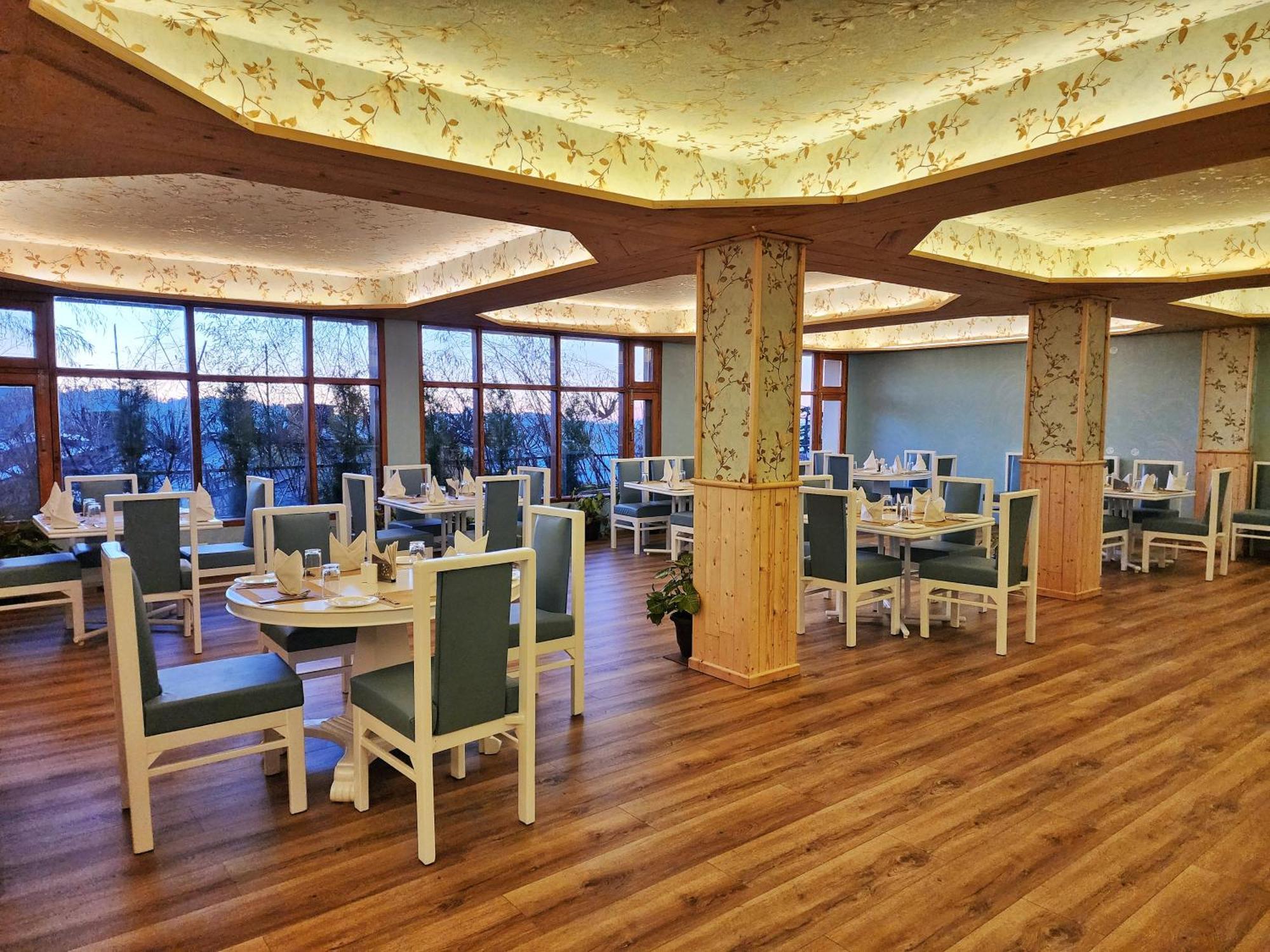 Hotel Pineview שימלה מראה חיצוני תמונה