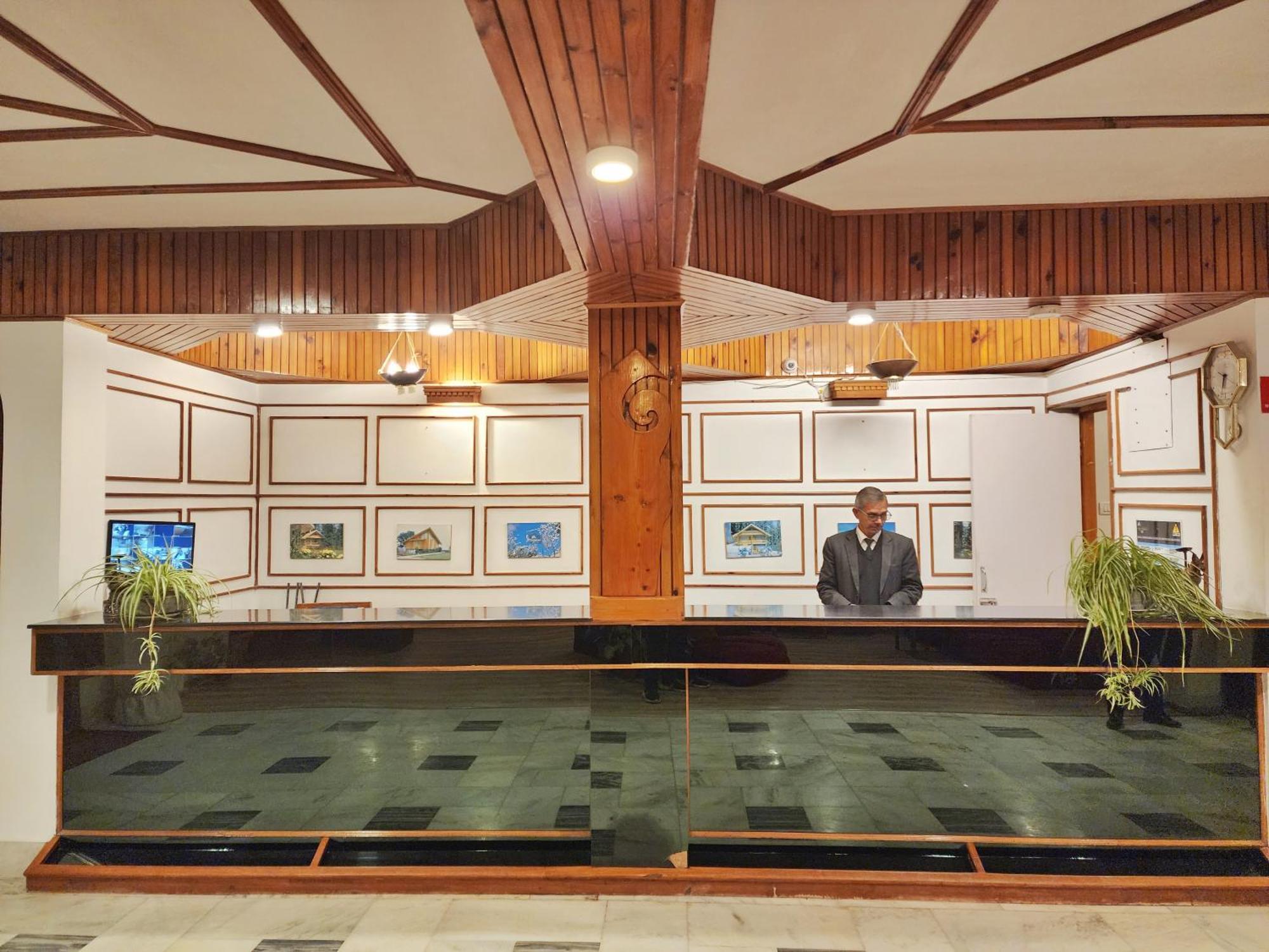 Hotel Pineview שימלה מראה חיצוני תמונה