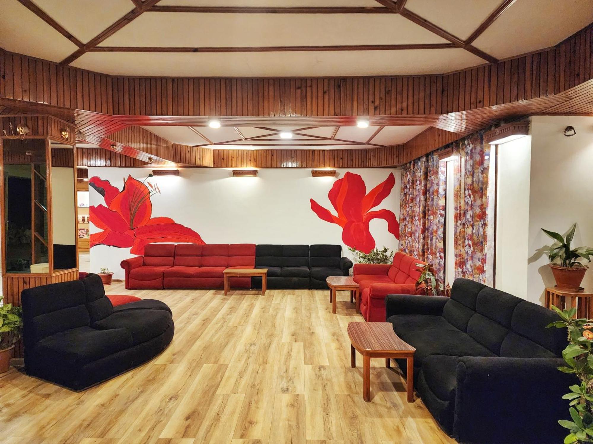 Hotel Pineview שימלה מראה חיצוני תמונה