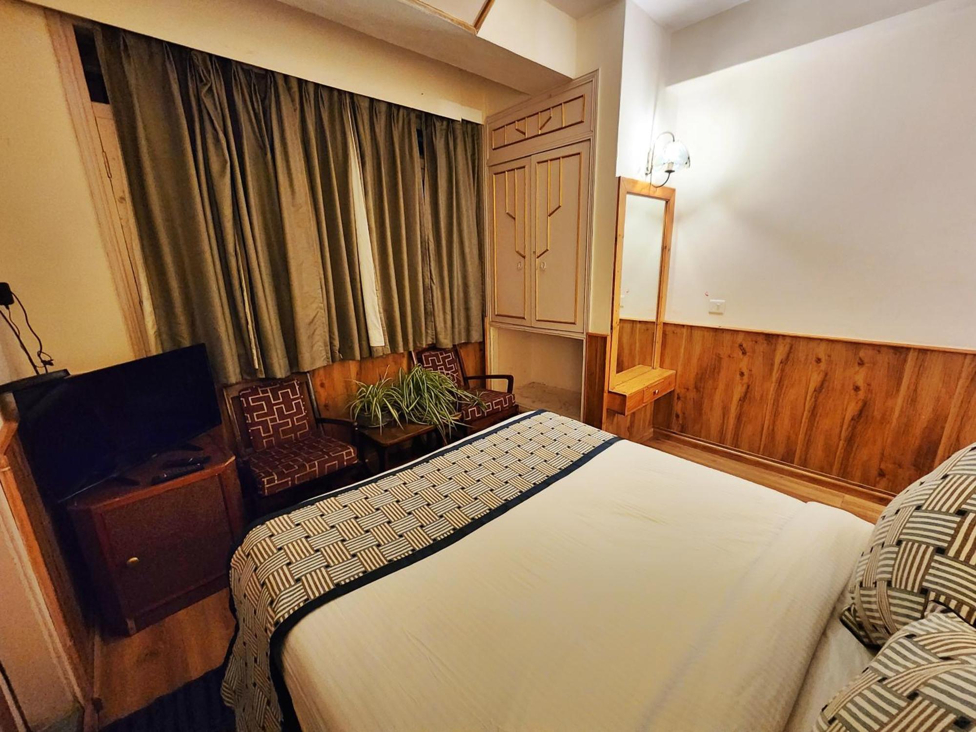 Hotel Pineview שימלה מראה חיצוני תמונה