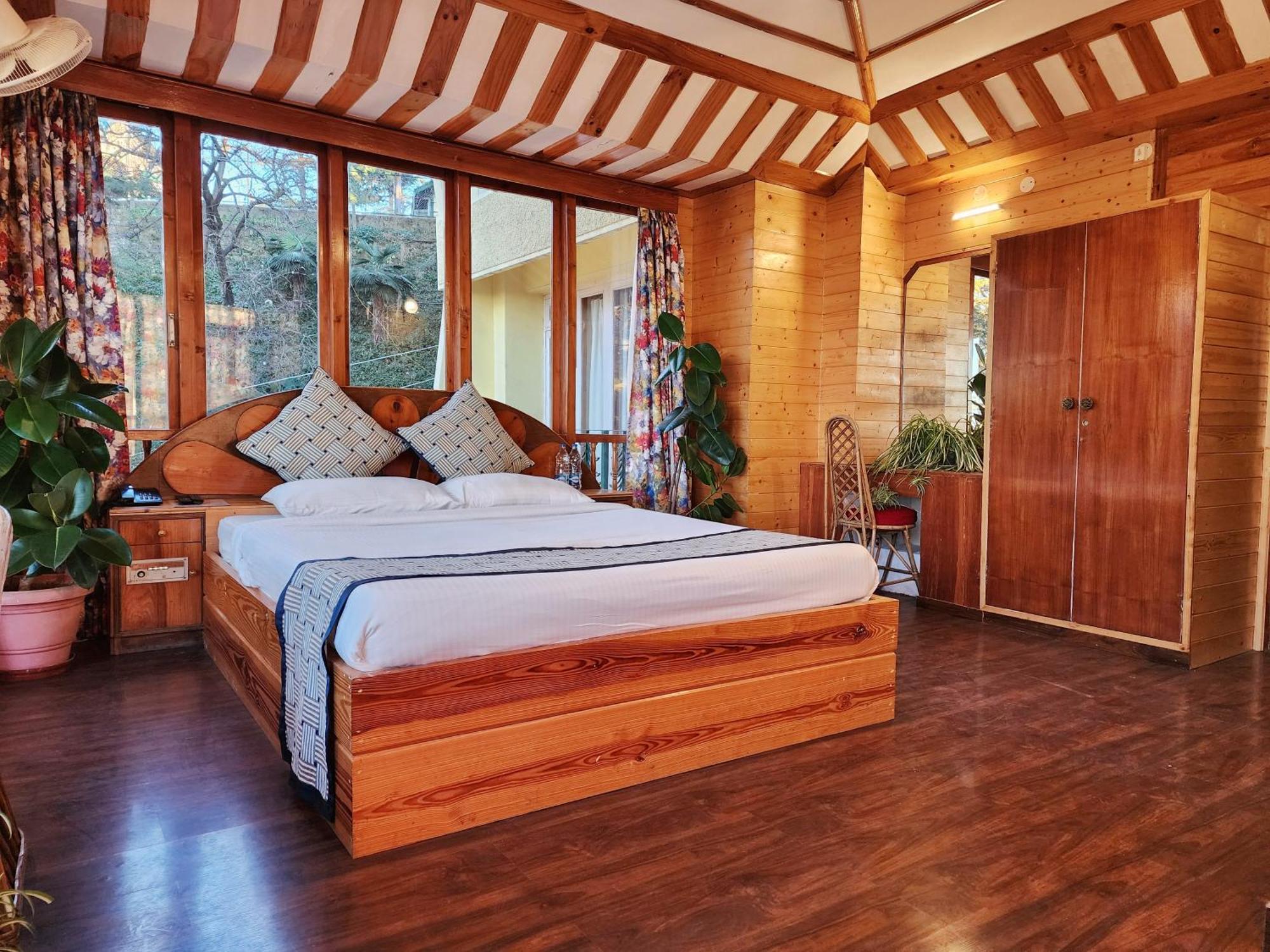 Hotel Pineview שימלה מראה חיצוני תמונה