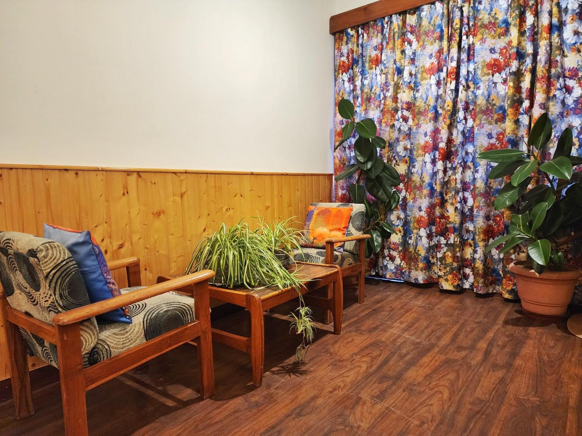 Hotel Pineview שימלה מראה חיצוני תמונה
