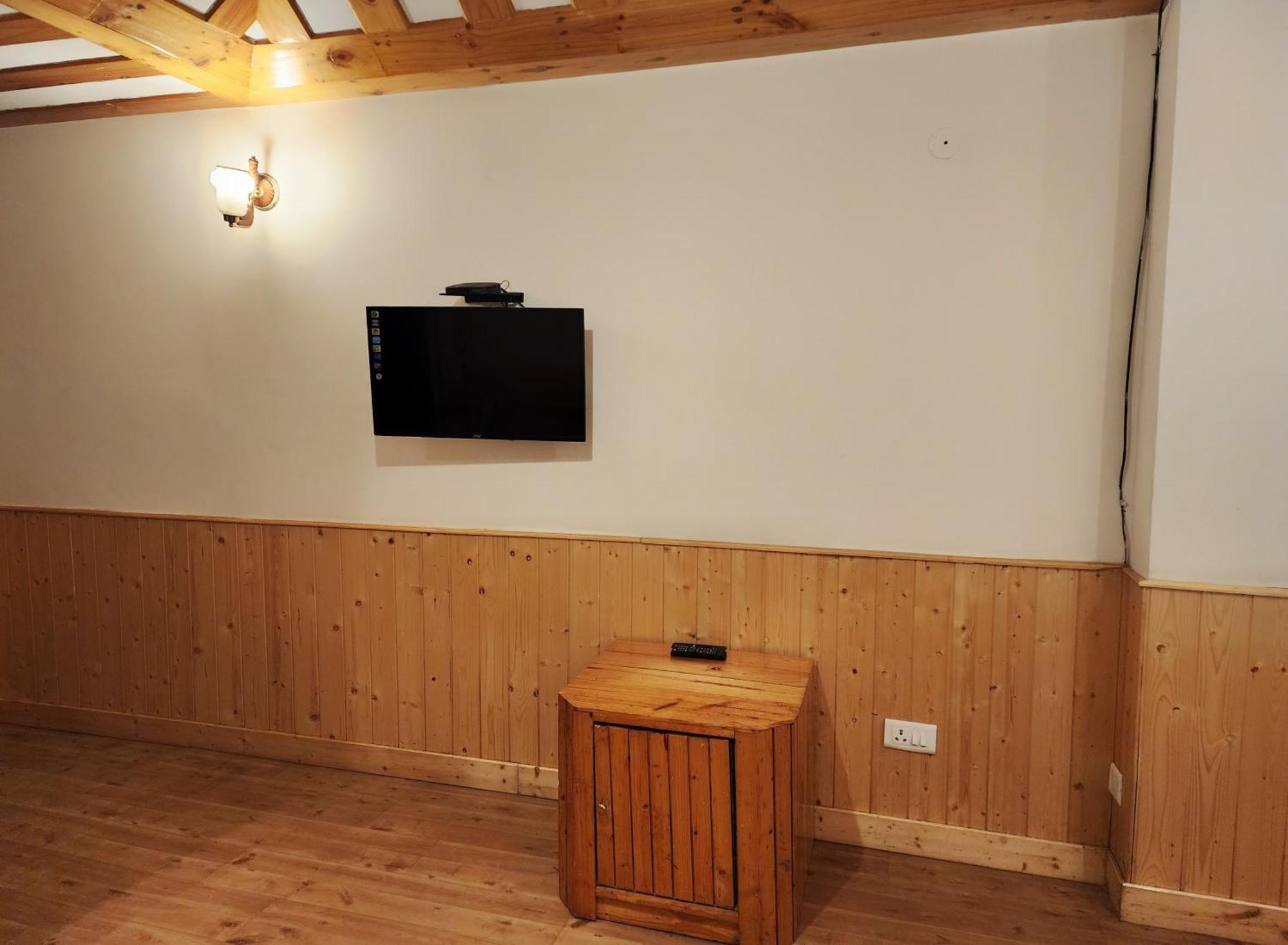 Hotel Pineview שימלה מראה חיצוני תמונה