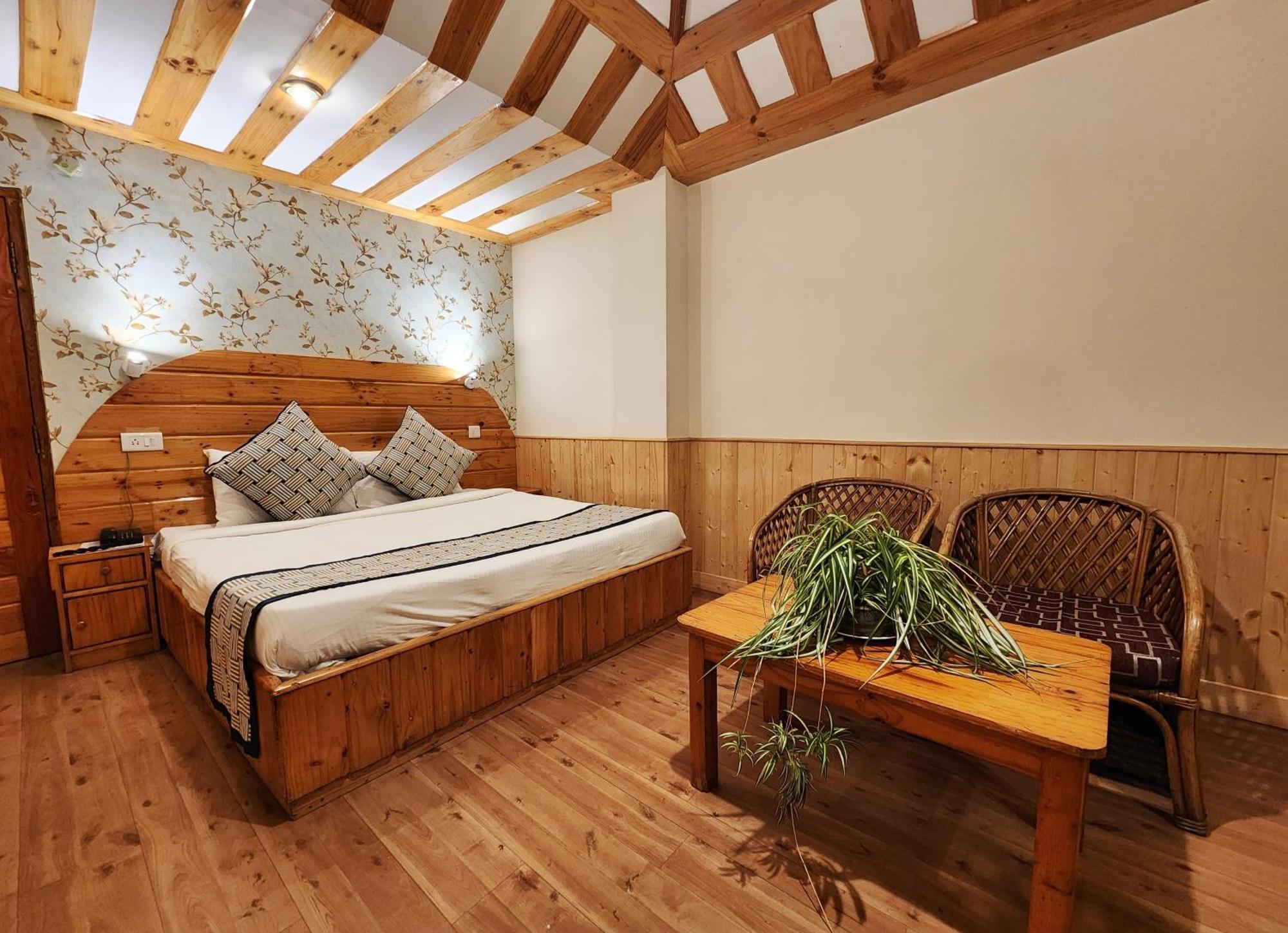 Hotel Pineview שימלה מראה חיצוני תמונה
