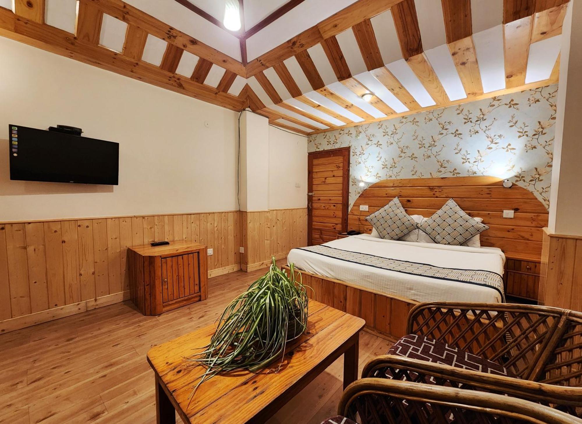 Hotel Pineview שימלה מראה חיצוני תמונה