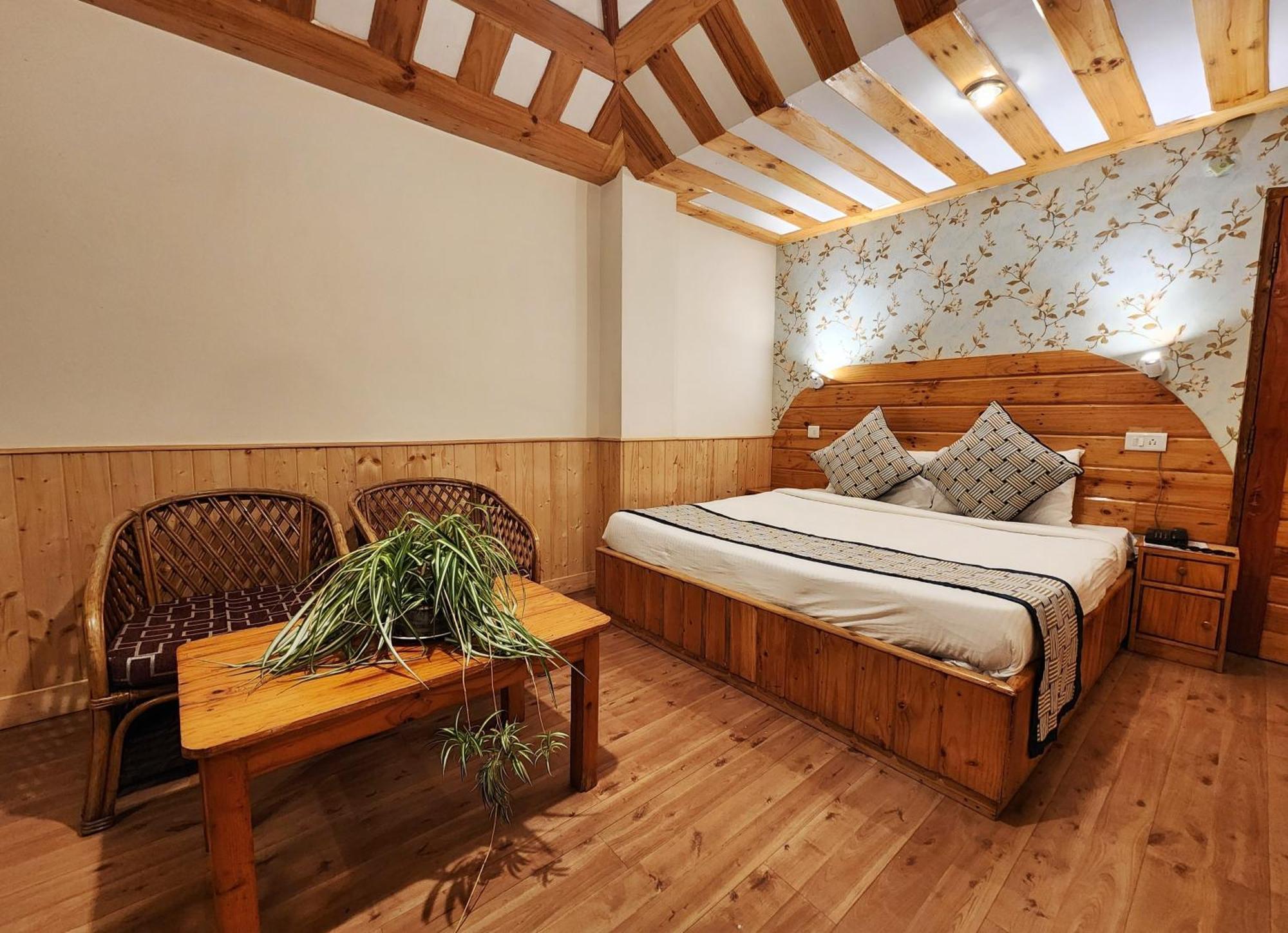 Hotel Pineview שימלה מראה חיצוני תמונה