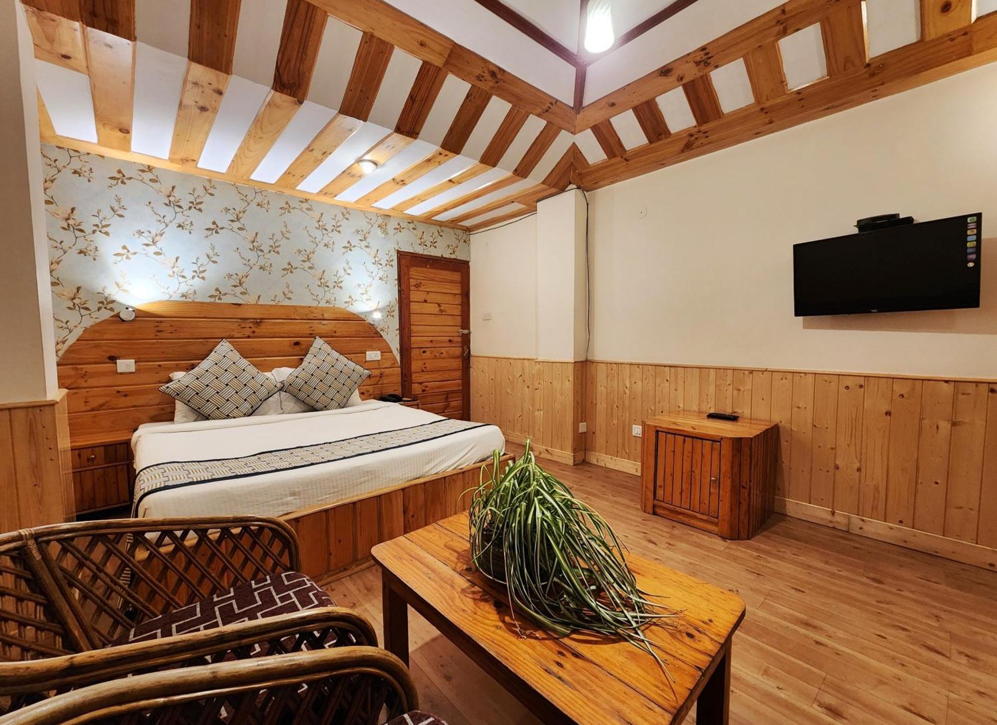 Hotel Pineview שימלה מראה חיצוני תמונה